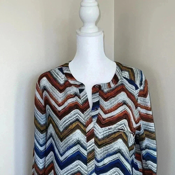 NYJD Multi Color Pintuck Blouse​​ - Picture 2 of 9